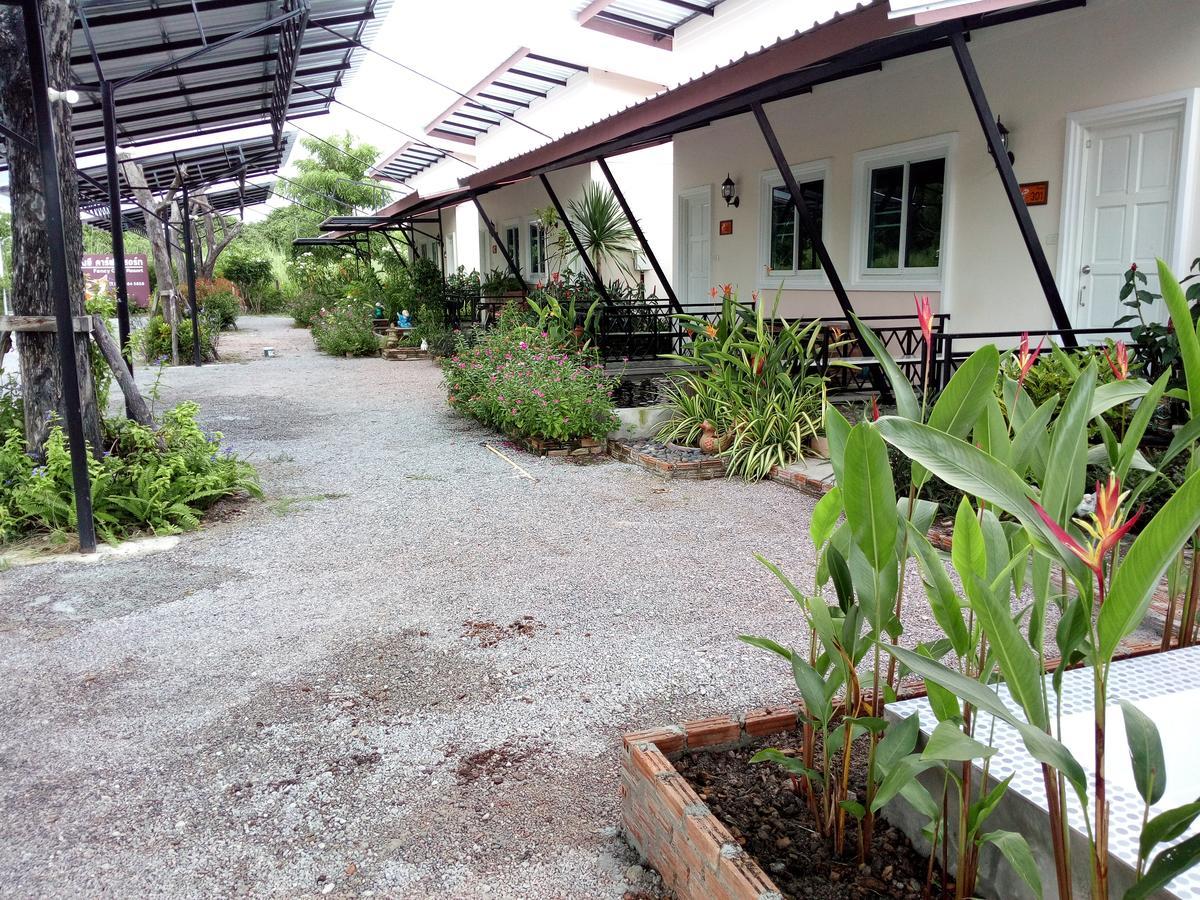 Fancy Carp Resort Cha-Am Luaran gambar